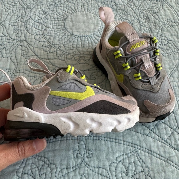 Nike Toddler size 4 Air Max 270 - Picture 2 of 6